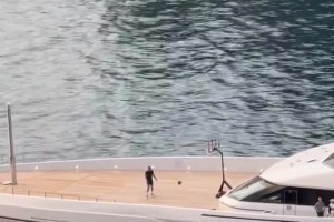 太豪華了，威少在私人游艇球場中訓練?。?>
                                <span></span>
                                <p>太豪華了，威少在私人游艇球場中訓練??！</p>
                            </a>
                        </div>
                                                <div   id=