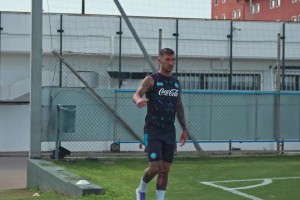 歡聲笑語！那不勒斯備戰(zhàn)卡利亞里的訓練！德布勞內(nèi)很開心啊~