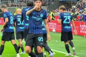 身臨其境！國米官推實(shí)拍：巴斯托尼助藍(lán)黑軍團(tuán)打開賽季進(jìn)球賬戶