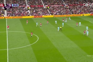 首個非烏龍進(jìn)球！達(dá)洛特助攻姆伯莫破門曼聯(lián)再度領(lǐng)先