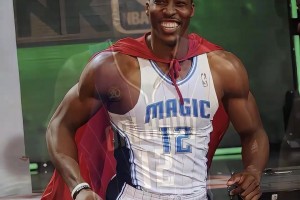 楊毅：我不同意霍華德單核帶隊進總決賽這個說法，他在魔術(shù)根本不是進攻發(fā)起點