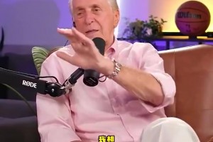 徐靜雨展示自己的彈跳，自稱年輕時可以原地起跳摸筐??