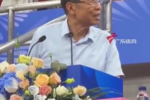 鐘南山談男籃亞洲杯奪亞軍：胡明軒最后一投可惜啦，但精神非常好