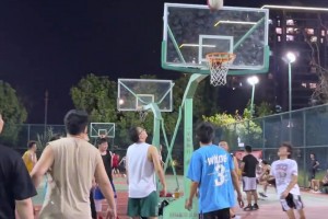 周鵬七夕撒狗糧：天涯海角，朝朝暮暮，有你就好??