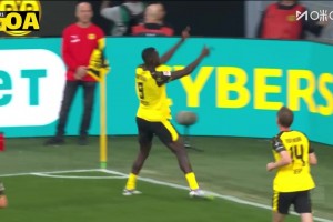 黑又硬秀技術(shù)！吉拉西腳后跟傳球配合+單刀挑射戲耍門(mén)將破門(mén)！