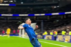 ??齊爾克澤：這人怎么越過越多？