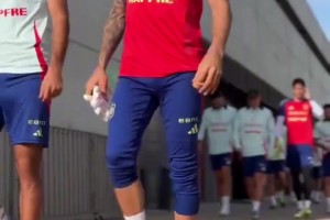 愛之深責(zé)之切！紐卡球迷的伊薩克之歌進(jìn)化史！一個(gè)貪婪的**！