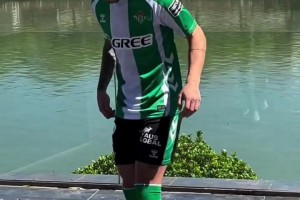 登貝萊看看！安東尼這顛球確實(shí)有點(diǎn)小東西，圓神開心了??