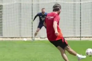 11分角！索博斯洛伊腳法太出色了，訓(xùn)練場(chǎng)上一腳勁射打懵門將！