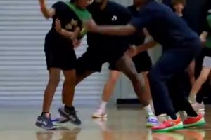 這數(shù)據(jù)有點夸張了吧？外網(wǎng)博主為楊瀚森新秀賽季盲選數(shù)據(jù)！