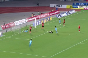 失點(diǎn)四分鐘后遭懲罰！蘇州隊(duì)門將郭昊出擊失誤送盛家豪包抄得手