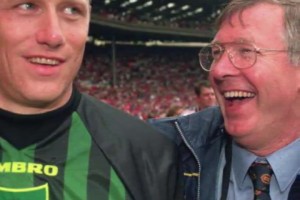 老舒梅切爾：當(dāng)年弗格森躲在樹叢里考察我，大喊大叫著撲街撲救