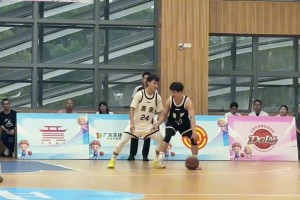 后衛(wèi)背打中鋒？楊溢坐打徐杰吃到大帽