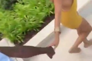 杰倫-格林此前自拍視頻，大方展示穿著性感的40歲老baby~