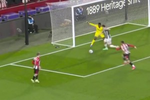 奧納納在曼聯(lián)一些精彩撲救，到底是門將的基本功or“過年吃餃子”