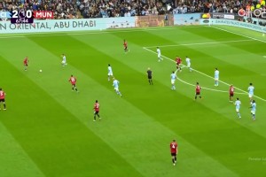 大魔王雙響！曼聯(lián)中場傳球配合失誤！哈蘭德超級單刀推射死角破門