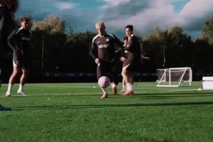 加納喬已經(jīng)練好慶祝動(dòng)作，準(zhǔn)備在對(duì)陣曼聯(lián)時(shí)好好慶祝一番??