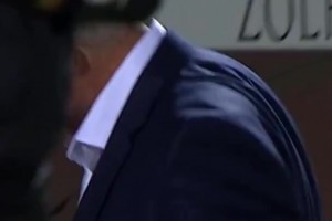 玩嗨了！穆里尼奧回歸本菲卡首秀，場邊上演撲球動作