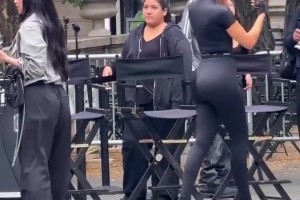 TT后悔嗎？科勒-卡戴珊現(xiàn)在的身材簡(jiǎn)直完美 看不出生過兩娃