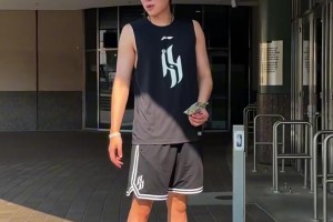 火箭隊(duì)新賽季陣容前瞻！火箭??臂展怪獸來襲，內(nèi)線制霸...