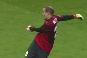 讓人印象深刻！帕拉西奧客串門將力保城門不失！