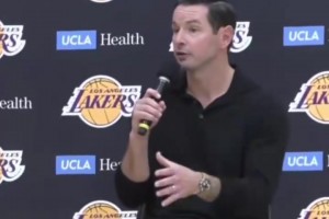 咋感覺有點像鵜鶘隊？懷特代表凱爾特人公布新賽季限定版球衣！