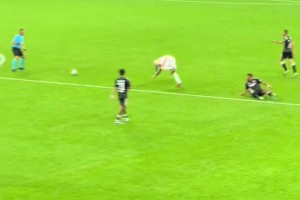 身體被掏空？實拍：久疏戰(zhàn)陣的伊卡爾迪跑起來已有些笨拙??