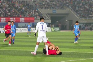 依舊是無(wú)法被復(fù)制的球員！足球精靈小羅肆意揮灑天賦！