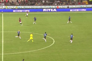 足球精靈！名場面：小羅在德比戰(zhàn)中打入紅黑生涯處子球！