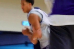 太陽隊(duì)訓(xùn)練賽也這么硬？！狄龍?布魯克斯這對抗強(qiáng)度！