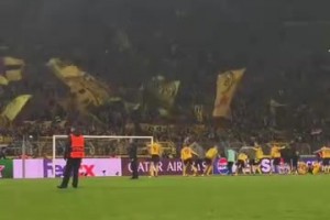 外戰(zhàn)大黃蜂！歐冠主場戰(zhàn)勝對手，多特賽后球迷互動環(huán)節(jié)！