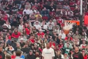 灑灑水啦！楊瀚森在球迷日三分訓(xùn)練，穩(wěn)穩(wěn)命中！