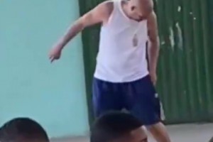 阿德里亞諾這日子是真的人間清醒呀~國王的快樂如此簡單??