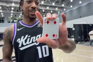 松弛感！英語最中式的NBA球員！楊瀚森才是真正的社交“悍匪”！