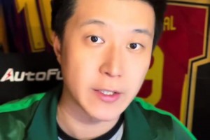 始終保持微笑！一位國米小哥在地鐵遭遇一群米蘭球迷“圍攻”??