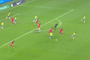 這反擊太犀利了！韓國(guó)任意球機(jī)會(huì)被巴西打反擊，維尼修斯單刀破門(mén)