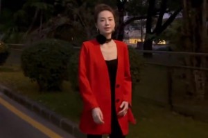 恒大歌舞團(tuán)團(tuán)長是是風(fēng)韻猶存??這寶貝兒誰不愛啊~