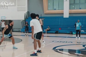 與隊友組隊出戰(zhàn)！楊瀚森在訓練師球局的攻防集錦！越來越好了！