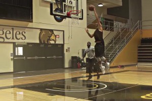 完美的肌肉線條！易建聯(lián)多年前在洛杉磯的個人訓練！