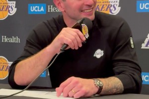 雷迪克：比賽中的某一刻，我在想“要是詹姆斯在就好了”