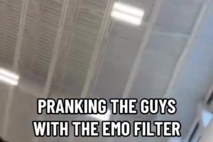 這倆老頭真是長(zhǎng)不大??！KG找皮爾斯展示自己新學(xué)的功夫！