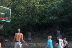 上一箱退十一瓶！朱芳雨：曾凡博被裁很遺憾，NBA競爭非常激烈！