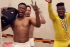 罕見?。浊蛎詴褚曨l：藍(lán)黑不高興難得高興了一回??