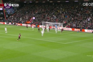 驚呆隊友+對手??！塔弗尼爾角球直接攻破森林隊大門