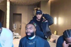 愁死了！布朗談?lì)^禿原因：都是因?yàn)樵趧P爾特人10年來(lái)的壓力導(dǎo)致！