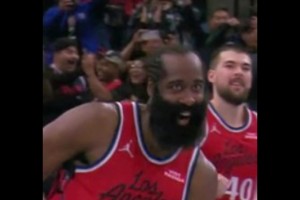 ??表情包誕生！小卡絕殺之后，哈登這個(gè)表情也太搞笑了！