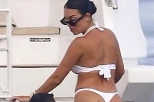 紅牌罰下??！大庭廣眾之下C羅對(duì)喬治娜上演手球