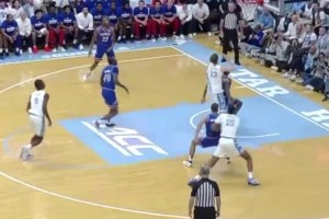 明年前十順位妥了！凱萊布-威爾遜這身體天賦，缺鋒線(xiàn)的看過(guò)來(lái)！