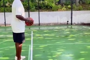 喬丹：有點(diǎn)緊張 ？多年沒打球中投依然如此穩(wěn)！