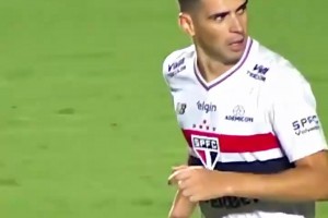 世事無(wú)常！前海港外援奧斯卡查出心臟問(wèn)題，或?qū)⒕痛送艘郏? >
                                        </div>
                                    </div>
                                                                        <div   id=